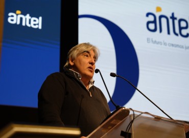 ANTEL apunta a llegar con fibra óptica a pueblos de 100 hogares