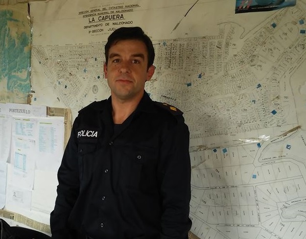 Oficial Lucas Cedrés, responsable de la dependencia policial con jurisdicción en Sauce de Portezuelo