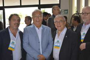 Andrés Jafif, Alcalde de Punta del Este, Marx Beltrao, Ministro de Turismo de Brasil y Luis Borsari, Director General de Turismo de Maldonado, en Aracajú, Sergipe.