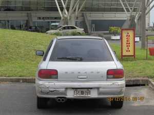 El coche Subaru con matrícula argentino confiscado.