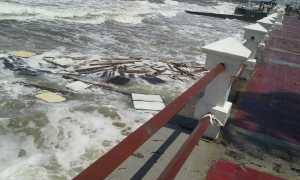 Una de las casetas derribadas por el temporal de las últimas horas en la playa de Piriápolis.
