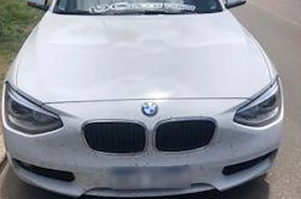 El imputado fue detenido cuando llegaba a su casa de barrio Jaurena, conduciendo este BMW