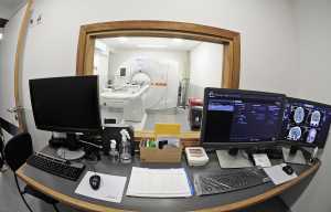 El nuevo tomógrafo del hospital Elbio Rivero, inaugurado en junio de 2021