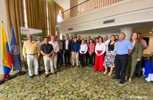 Jefes y representantes de los servicios veterinarios de nueve países de América Latina y el Caribe, expertos internacionales, así como representantes de la FAO, OMSA y OPS participaron en la Reunión técnica de respuesta a la emergencia de Influenza Aviar en Cali, Colombia.