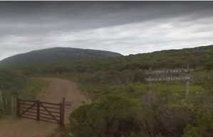 Una de las entradas al campo militar de Abra de Castellanos, ubicado en el entorno de la Sierra de las Ánimas.