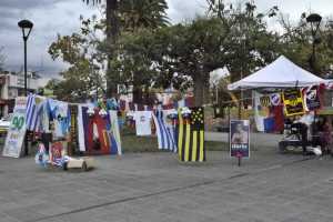 Colores, partidos y clubes, todo en el mismo lugar y al mismo tiempo: en la plaza San Fernando.