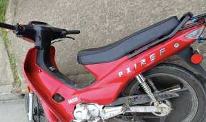 La moto que dejó abandonada D.M.S.A., poco antes de que la Policía lo detuviera en Maldonado Nuevo.