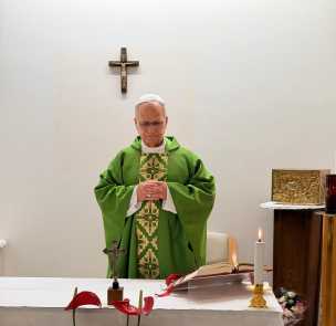 Papa León misa