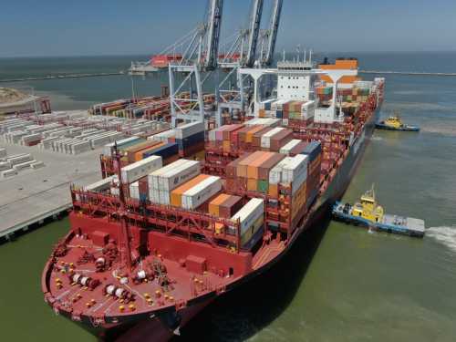 TCP solicitará la 'esencialidad' en el Puerto; para blancos el problema en la terminal es 'nacional'.