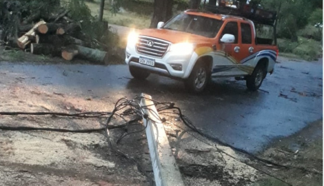 Actualizado: Quedan 4.435 clientes sin luz en Maldonado tras temporal