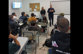 Policía brindó charla sobre seguridad digital a estudiantes de UTU San Carlos
