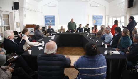 Nutrido intercambio de inquietudes y proyectos entre autoridades de la IDM y vecinos de la costa