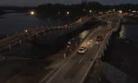 Multaron a responsables de 3 camiones que intentaron cruzar puente ondulante sobre el arroyo Maldonado