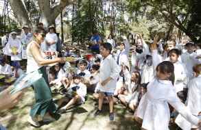Más de 100 niños conmemoraron el Día de los Derechos Humanos en plaza Nelson Mandela