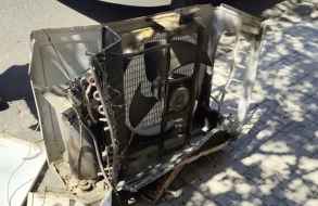 Tras destrozar un equipo de aire acondicionado se llevó al radiador y caños de cobre