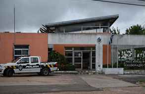 Dos hombres heridos con armas blancas en distintos incidentes se encuentran en grave estado