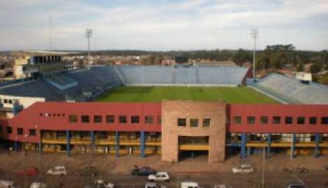 Torneo Intermedio cierra hoy su quinta fecha con Cerro Largo-Defensor Sporting