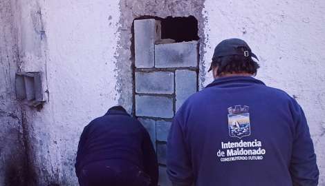 Desalojan vivienda tapiada en Barrio Odizzio tras detectar ingreso ilegal por un boquete