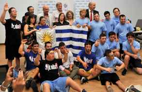 Atletas con síndrome de Down recibieron el pabellón nacional para viajar al Americano TRI 21
