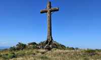 La intendencia de Maldonado proyecta restaurar la cruz que corona el cerro Pan de Azúcar