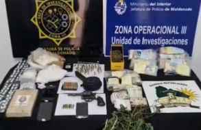 Otro golpe al microtráfico de drogas en San Carlos: 5 detenidos, un arma y drogas incautadas