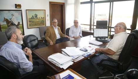 El ministro de Educación y Cultura visita Maldonado y sostiene una serie de reuniones a distinto nivel