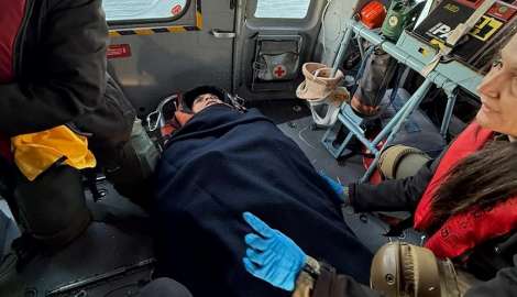 Helicóptero de la Armada evacuó a tripulante de un buque pesquero que fue herido de arma blanca